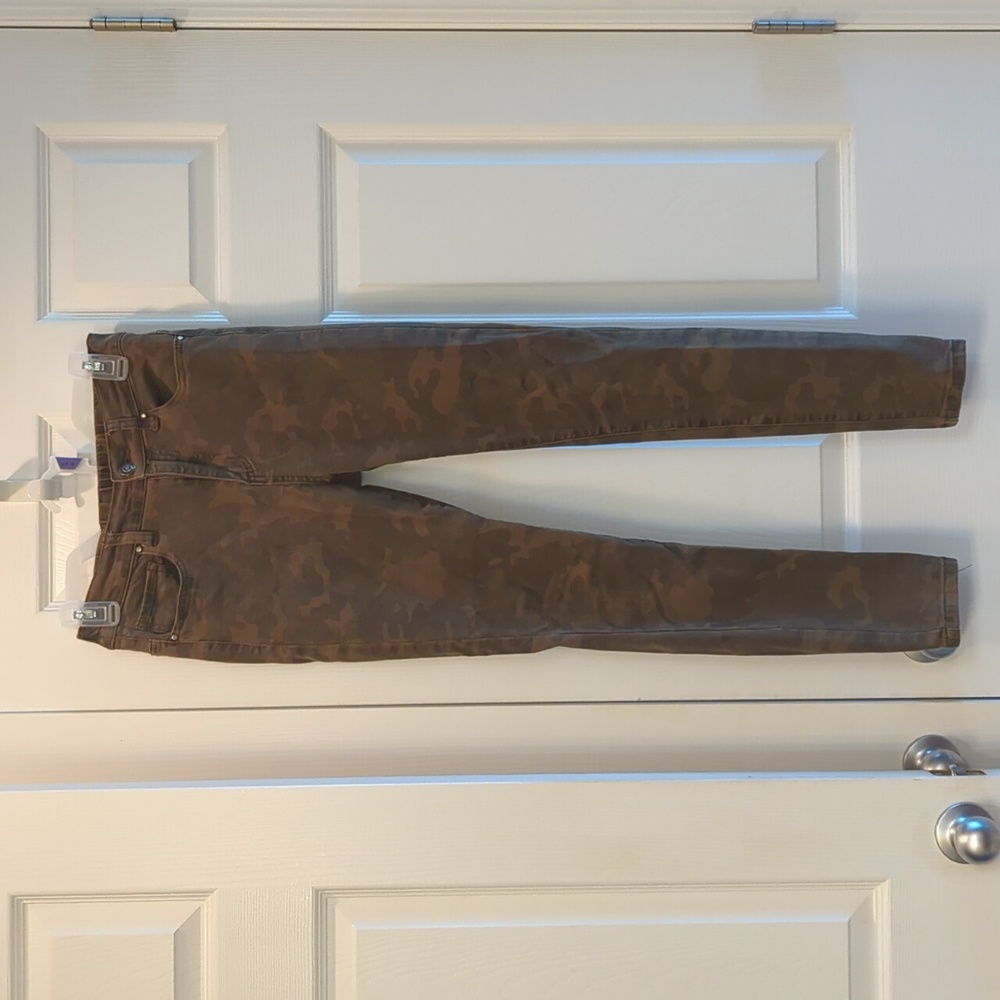 Grace and Lace camo jeans